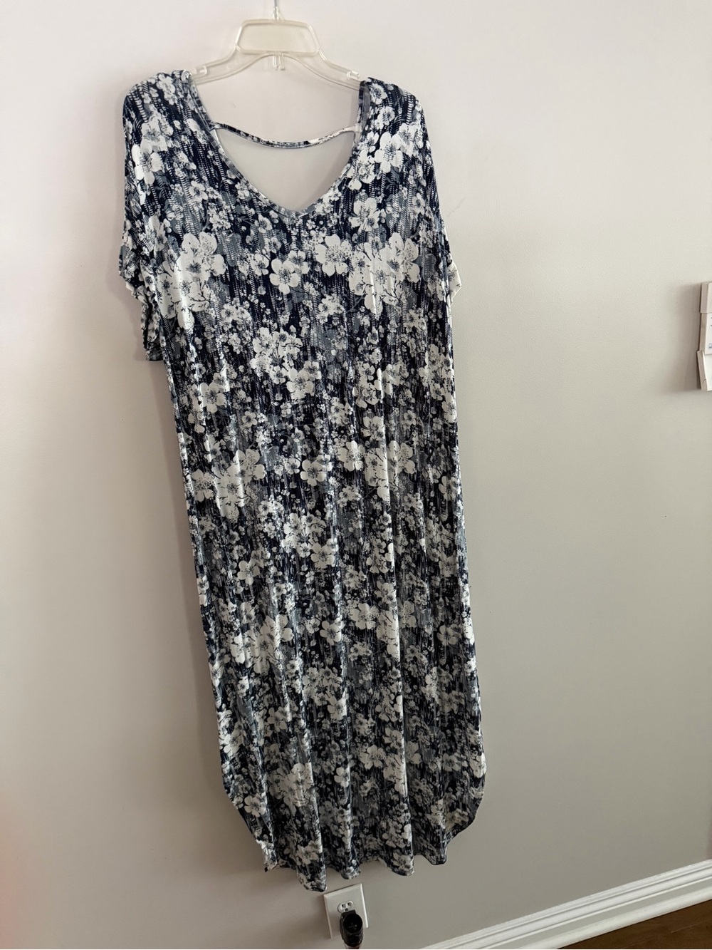 LulaRoe Macy Black and White Floral V-Neck Maxi Dress